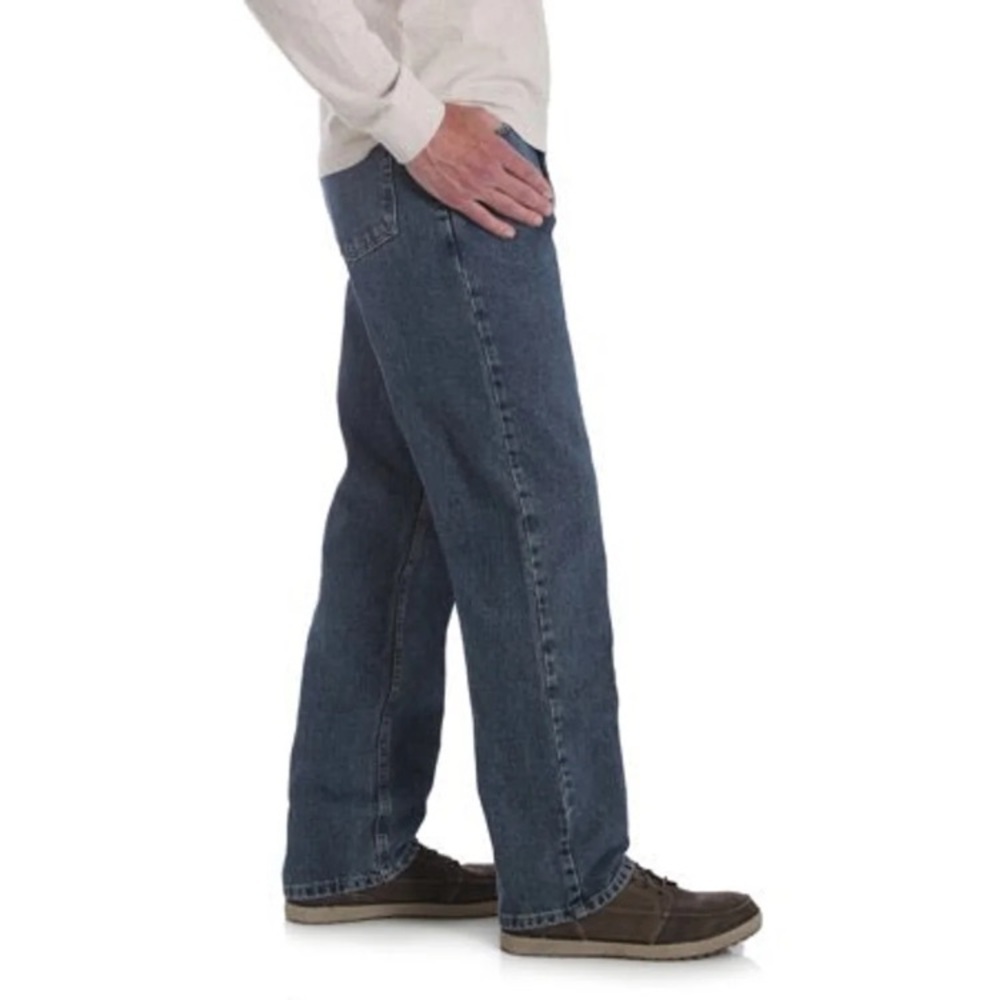 Wrangler Men’s Relaxed Fit Jeans - Picture 1 of 5